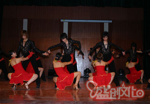      拉丁、倫巴、恰恰