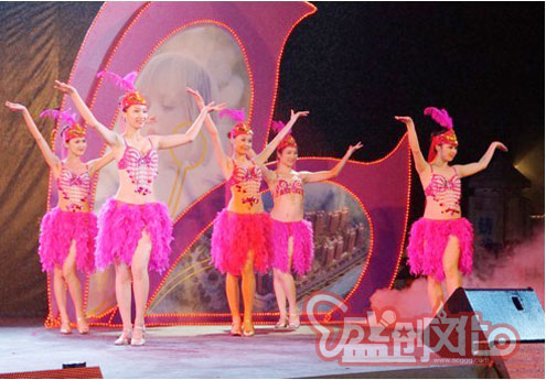  風情舞、草裙舞