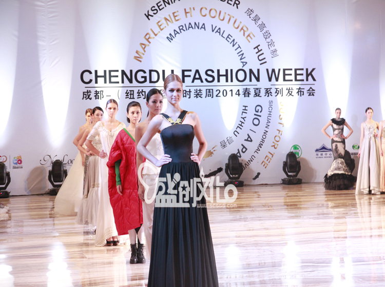 成都-紐約時(shí)裝周環(huán)球中心開幕式