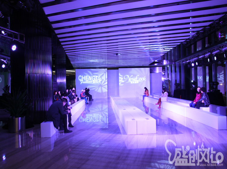 紐約時(shí)裝周仁恒置地主會(huì)場搭建現(xiàn)場